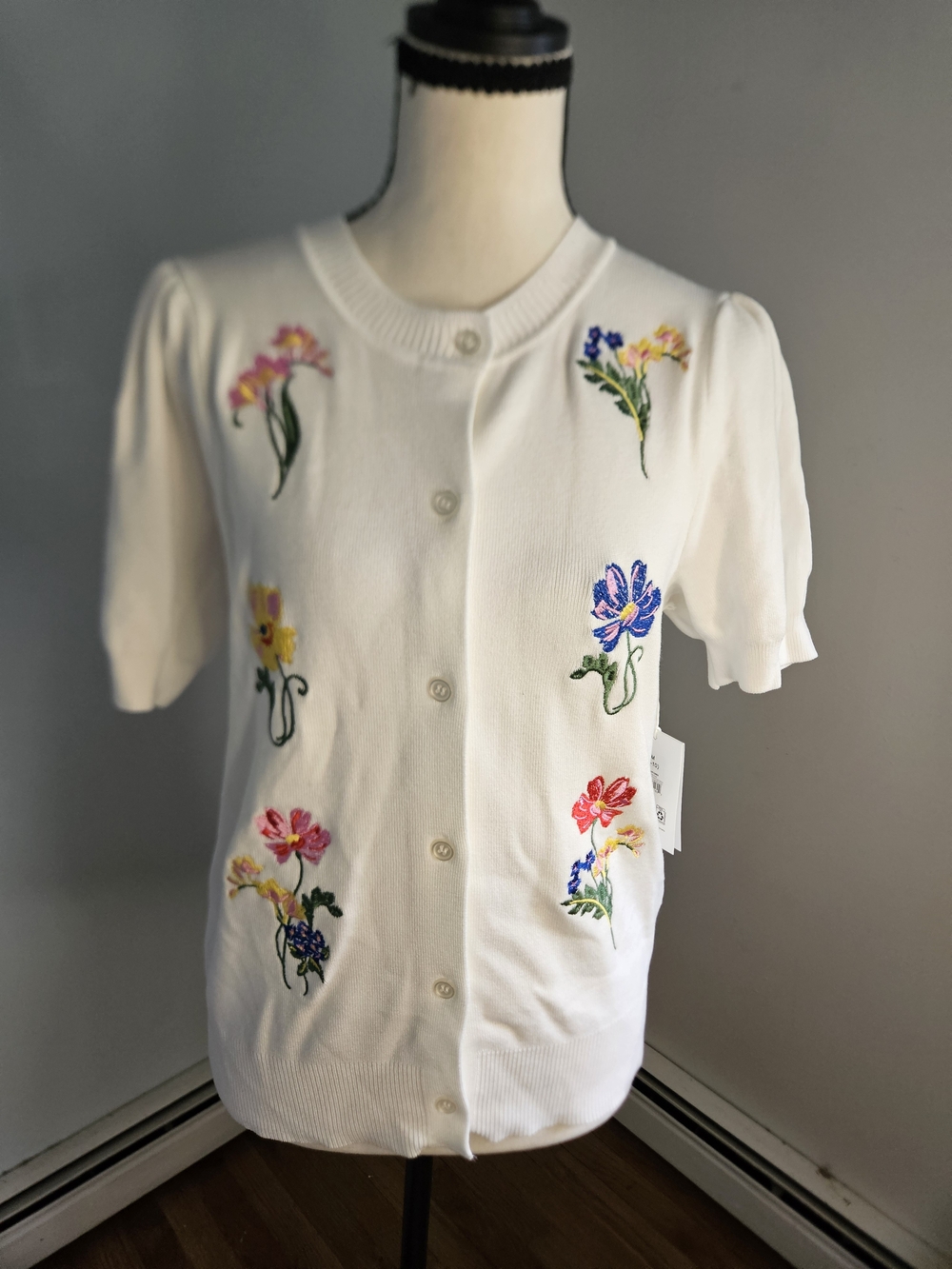 White Floral Embroidered Button-Front Cardigan Top#150